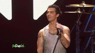 Jonas Brothers - What A Man Gotta Do (Live) Jingle Ball 2021