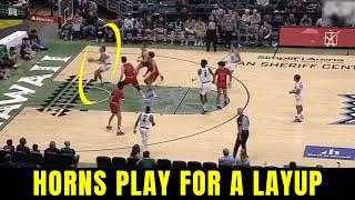 WIDE OPEN layup - horns play vs man defense