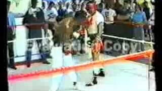 Roberto Duran sparring Nigel Benn. Rare footage from 1988