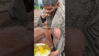 Aisa dard aur dekha nahi jata  #humanity #food #life #help #support #shorts #father #howrah