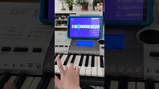 Учимся играть на фортепиано. Learning to play the piano. simply piano application