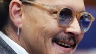 Johnny Deep Laughs hard in Court (Must See)! #Johnnydeep #Smiling #incourt