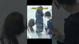 Fangirl was so lucky to accidentally meet Lisa at the airport! #lisa  #blackpink #lalisa