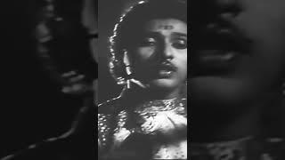 A Classic song of Talat Mahmood ji... Tasveer Nahi Banti....
