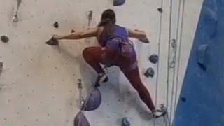 Climbing in Québec, Montréal, Allez-up, purple 5.12a 