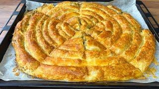 ISPANAK MEVSİMİ  GELDİĞİNDE TEPSİ TEPSİ YAPIYORUM YİYENLER BAYILIYOR️El Açması Ispanaklı Börek