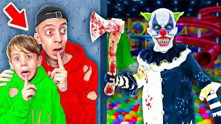 HORROR CLOWN verfolgt KLEINER JUNGE im KINDERSPIELELAND! 