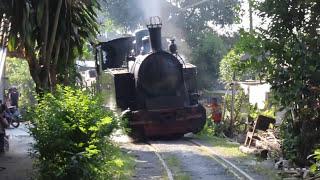 UNIK..!!! KERETA API UAP JAMAN BELANDA MASIH BERFUNGSI DI BLORA