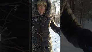 (Crossdresser-transvestite) I went for a walk in the park in high heels in winter. Frost and sun.