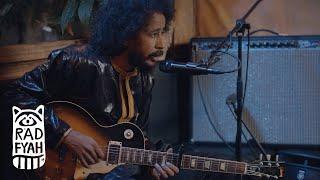 Tamikrest - Aratane N'Adagh - Rad Fyah Studio (on the road) Live Session