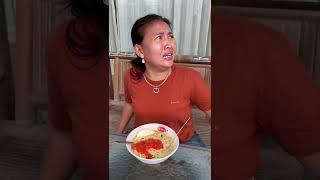 Lagi laper2 nya sih kriwil bikin rusuh aja 