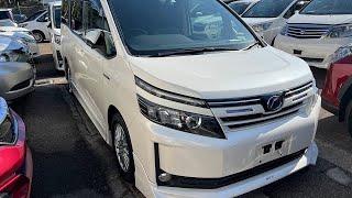 Toyota voxy 2014 год 139000 пробег