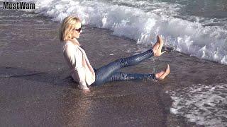 Amazing Ania Lays In The Sea