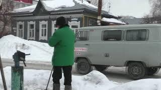 Лёд у колонки убрать нужно. Тайная съемка трудов. Владимира Пащенко. 25. 02. 2022