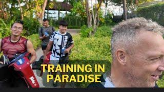 'Training at a 5 Star Hotel'. Running a Muay Thai gym in Thailand Episode 3