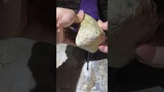 翡翠賭石 | 兄弟幾個合股680000買下翡翠賭石，一刀切出帝王綠！一起看看是什麼牛逼的石頭！ #翡翠手鐲 #翡翠 #珠宝 #戒指 #玉佩 #翡翠直播