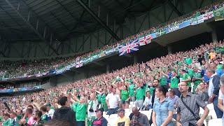 Northern Ireland fans singing "Sweet Caroline" (GAWA - Euro 2016 - Lyon)