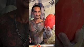 Wow! Delicious watermelon cut by a former gangster!
