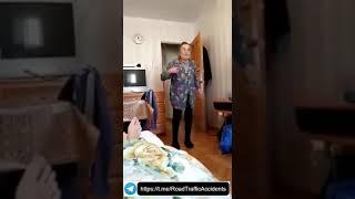 Бабка против внука-гомосексуалиста \ Grandmother vs gay grandson