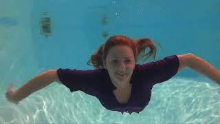 Wetlook Jeans Underwater in Pool