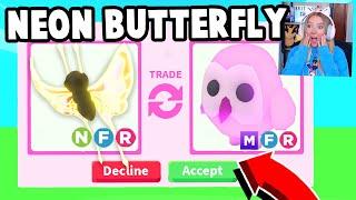 Trading NEON 2022 Uplift Butterfly in Adopt Me!