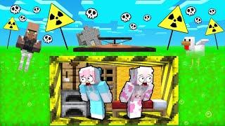 MOMON & ATUN BANGUN TEMPAT AMAN DARI TSUNAMI ACID di MINECRAFT @BANGJBLOX