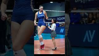 10ft+ Female Volleyball Player Steals the Spotlight with Dance Performance! #shorts  매우 키가 큰 여자