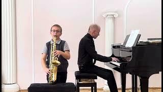 Белов Максим. 1 класс. И. Шильцева «Ча-ча-ча»