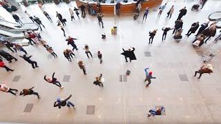 Флэшмоб в Домодедово: танцуют все! | Flash mob in Domodedovo Airport