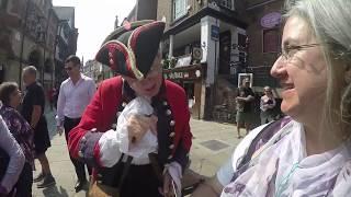 CHESTER TOWN CRIER DAVID MEETS LEE AND THE SHOPPER wowzieee