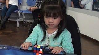 3 years old girl Rubik's Cube Solver :47 seconds