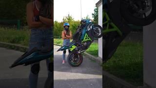 Can you also pet your bike ?  #bikergirl #stunt #moto #motorcycle #drift #bike #stunts