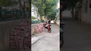 Motovlogger jannu stuntz ️