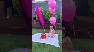 Rayelles 1st birthday cake smash 