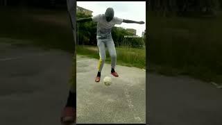 Kid Zaid with some clean GroindMove Skillz#combo #nike @nikefootball
