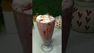 Strawberry Milkshake Recipe | How to make Strawberry Milkshake | Homemade Milkshake #shorts #viral