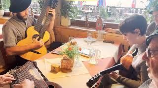 Spontane Musi bei Gerstreit  in der Gaststube am 3. Oktober