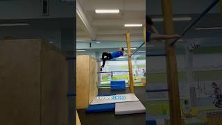 ЛАЧ НА УРОВЕНЬ ТУРНИКА  #extreme #parkour #workout #pkfr