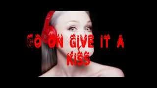 Biscuit ~ Ivy Levan (Lyrics)