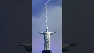 Lightning strikes the statue of Christ the Redeemer #jesus #christ #christian #brazil