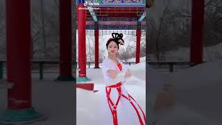 Chị Hằng Nga