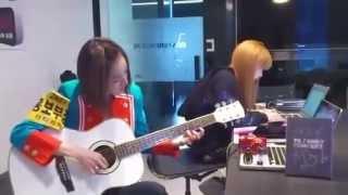 Dara Play Guitar Bigbang21 wp FanBlog