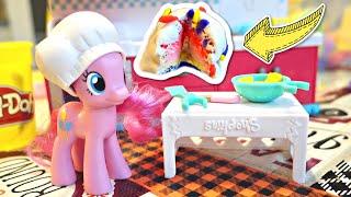 MY LITTLE PONY BAKING WITH PINKIE PIE // TINY FOOD PLAY DOH RAINBOW CAKE // Mommy Etc