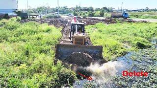 Nicely! Bulldozer KOMATSU D60P Showing His Power Pushes Through MUD For Land Filling Up