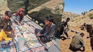 Neighbors Join to Build Our House | Traditional Life & Shared Meals in the Mountains