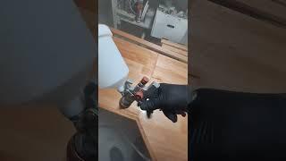 Laqueando mesada de Eucaliptus #wood #woodwork #woodworking #spraypaint #pintura #laqueado #lacquer