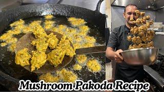 Mushroom Pakoda Recipe | Crispy Pakoda Recipe | Evening Snacks Recipe By Chef Khursheed Alam