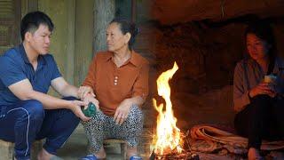 Single Girl in Trouble on the Road - Kind Farmer's Family Worried