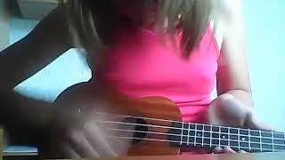 Шестёрка на укулеле.
