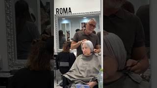 Anche durante il passaggio al bianco si può essere chic con un taglio pari bob 